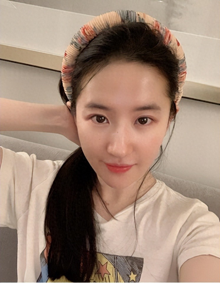 刘亦菲cut_刘亦菲：在荧幕之外的她_刘亦菲荧幕之外的剧
