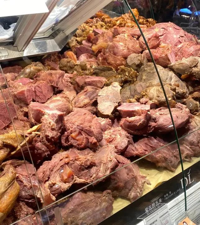 胖东来如何确保食品新鲜与健康？_胖东来生鲜区_胖东来鲜味厨房