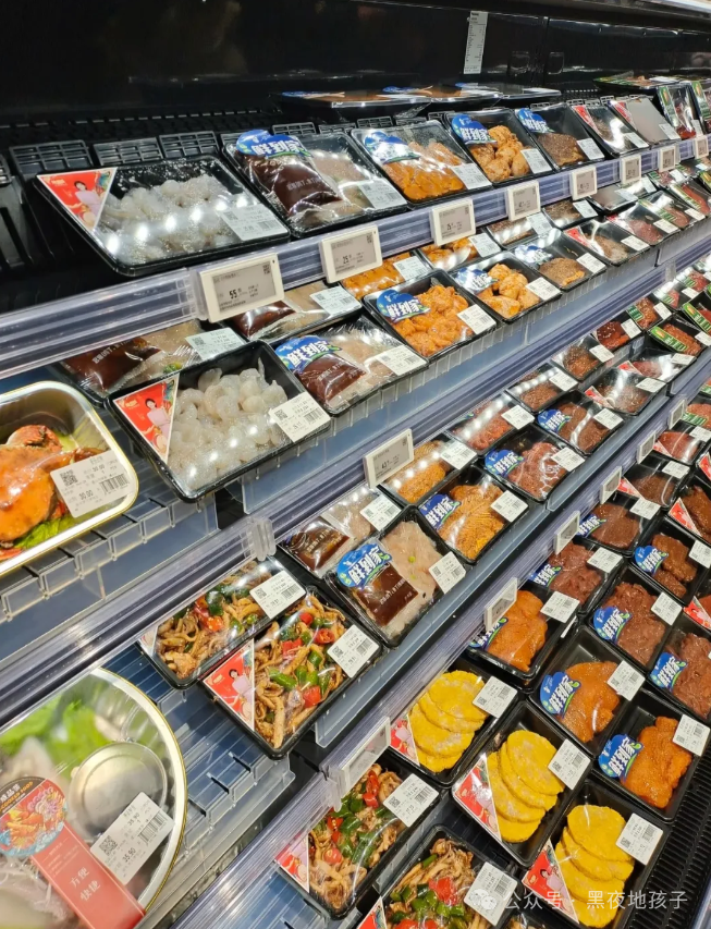 胖东来如何确保食品新鲜与健康？_胖东来超市每天生鲜的日流程_胖东来鲜味厨房