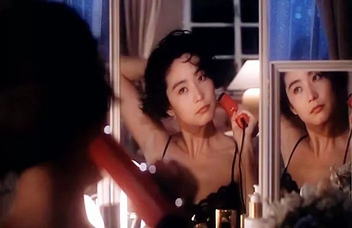 女星关之琳_关之琳电影造型_关之琳的影视作品中的女性形象