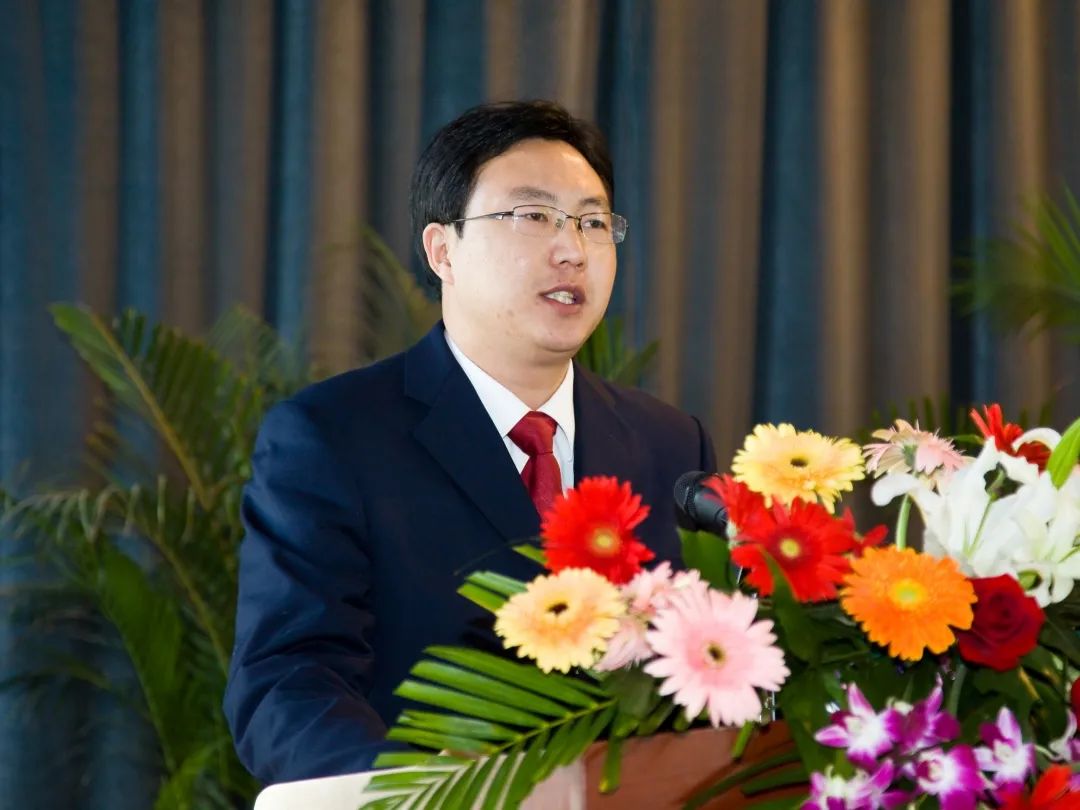 李宗盛舞台剧_李宗盛现场唱哭很多人_李宗盛的演出再度创新，现场设置惊艳十足