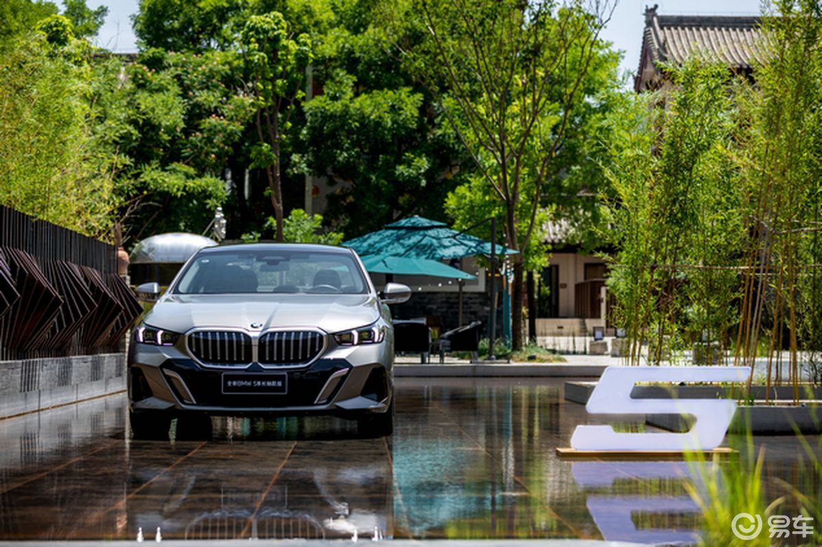 全新BMW 5系：将安全作为设计核心的典范_全新BMW 5系：将安全作为设计核心的典范_全新BMW 5系：将安全作为设计核心的典范