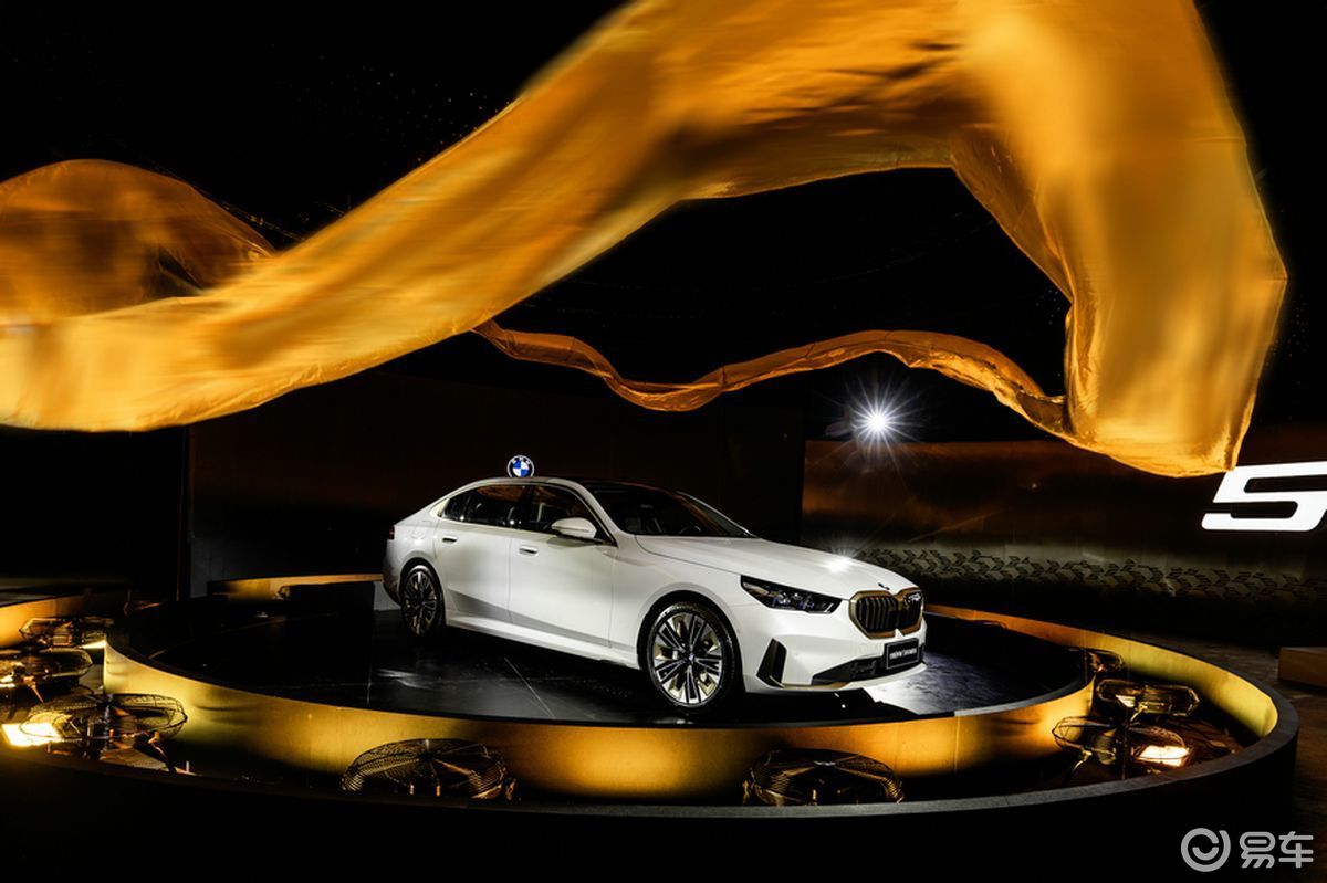 全新BMW 5系：将安全作为设计核心的典范_全新BMW 5系：将安全作为设计核心的典范_全新BMW 5系：将安全作为设计核心的典范