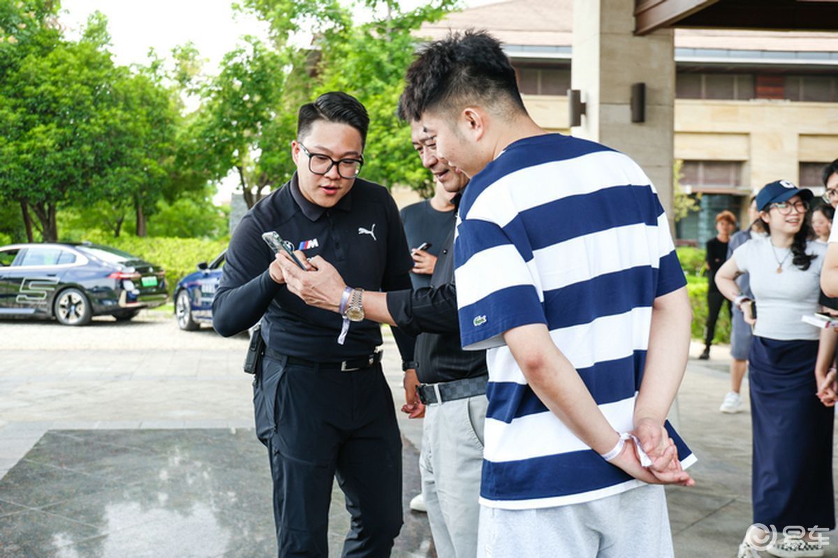 全新BMW 5系：将安全作为设计核心的典范_全新BMW 5系：将安全作为设计核心的典范_全新BMW 5系：将安全作为设计核心的典范