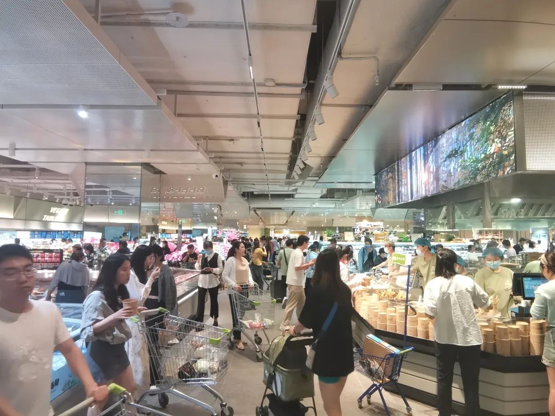 胖东来超市理念_胖东来超市的服务精神_胖东来的服务理念：不仅是满足，更是超越