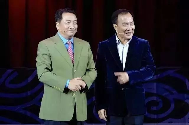 陈奕迅准备中_播放陈奕迅的节目_陈奕迅在新节目中的表现，备受关注