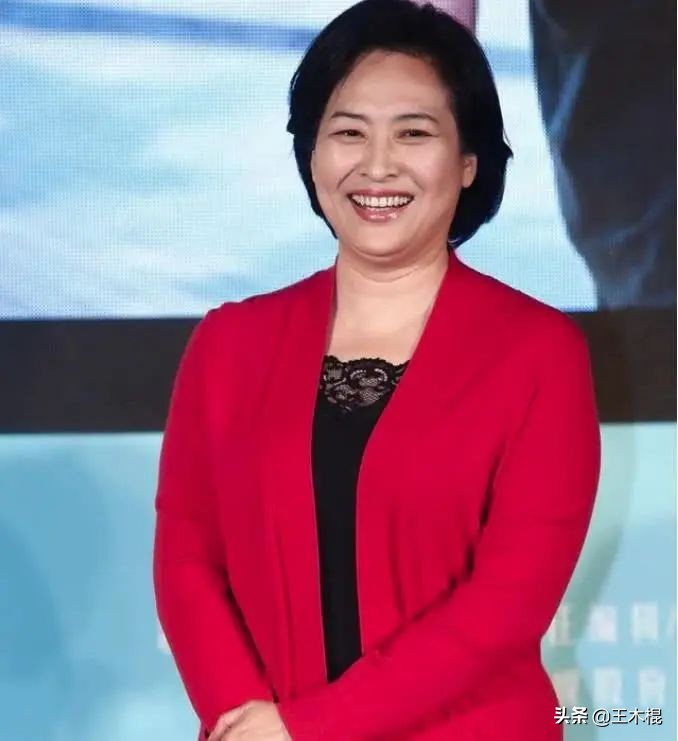 李小龙女的演员_李小龙电影中的女主角_李小龙的经典电影中的女性角色
