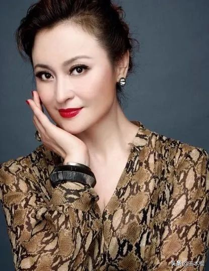 李小龙电影中的女主角_李小龙的经典电影中的女性角色_李小龙女的演员
