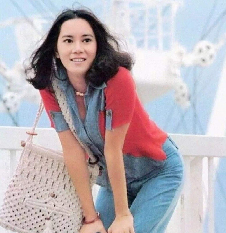 李小龙的经典电影中的女性角色_李小龙电影中的女主角_李小龙女的演员