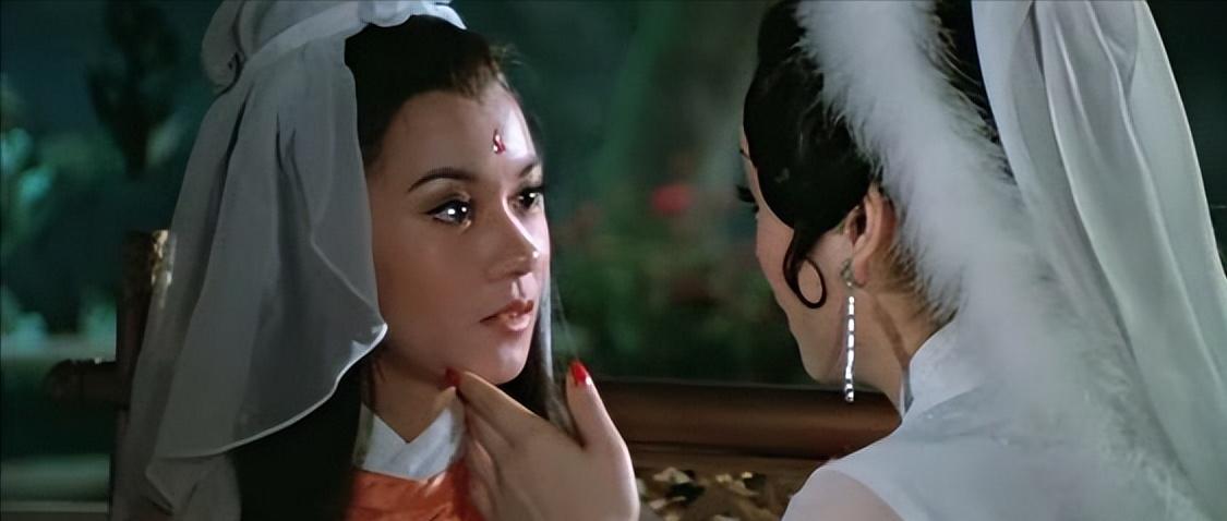 李小龙女的演员_李小龙的经典电影中的女性角色_李小龙电影中的女主角