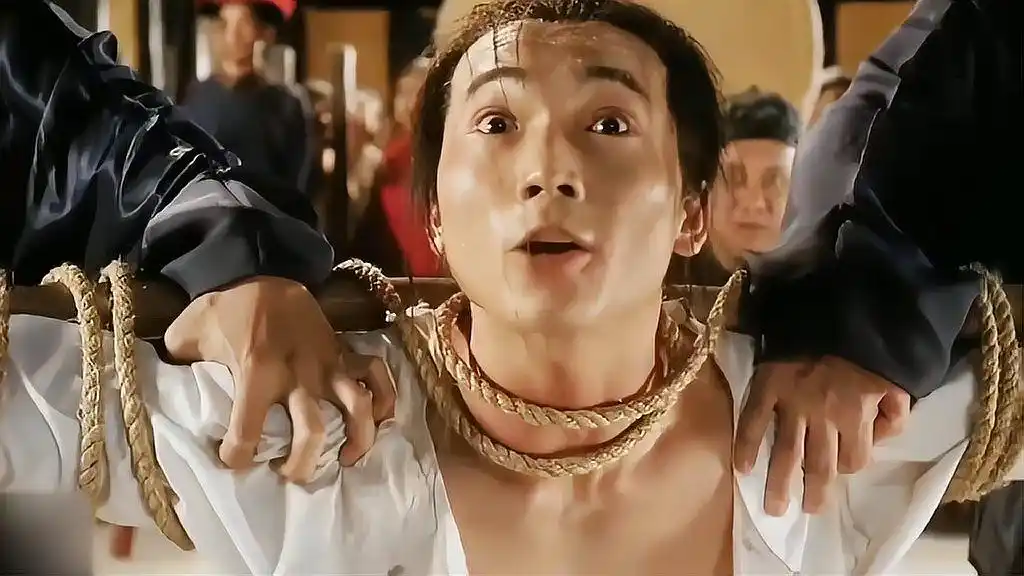 周星驰的经典电影回顾_电影周星驰回顾经典视频_周星驰电影精彩